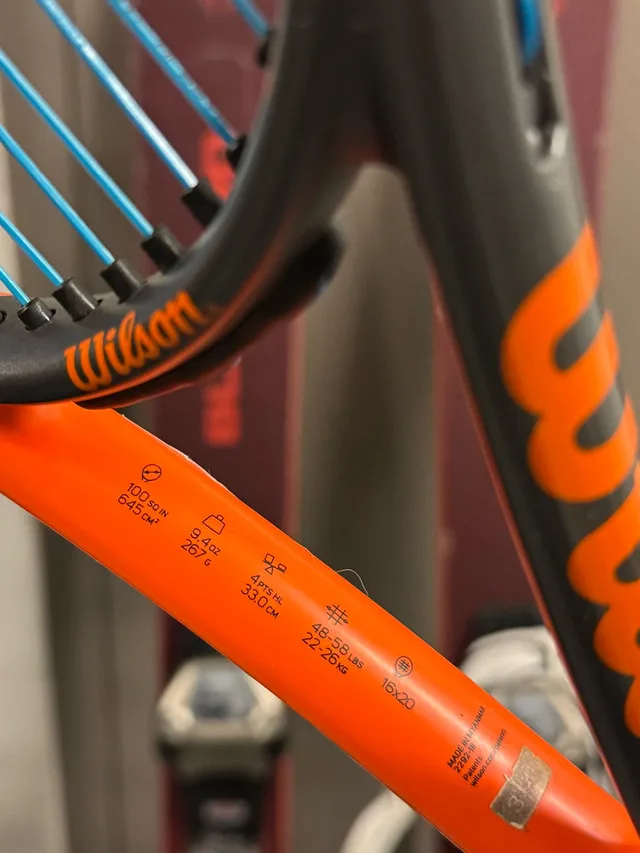 Wilson Tennis Racquet – 100 sq in / 9.4 oz – $40 (White Rock ) image indicator(3)