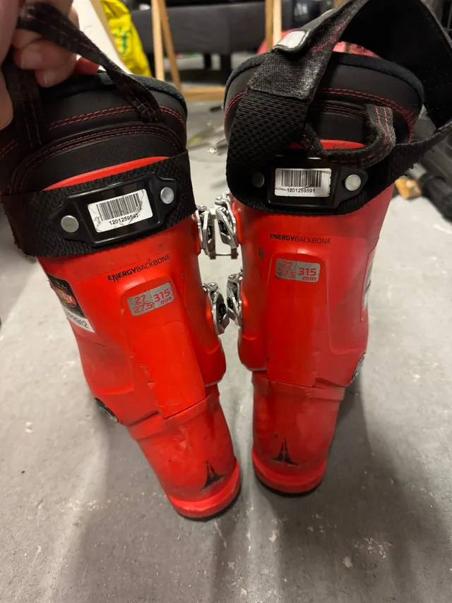 Atomic Hawx Prime R100 Ski Boots – Size 27.5 – $100 image indicator(2)