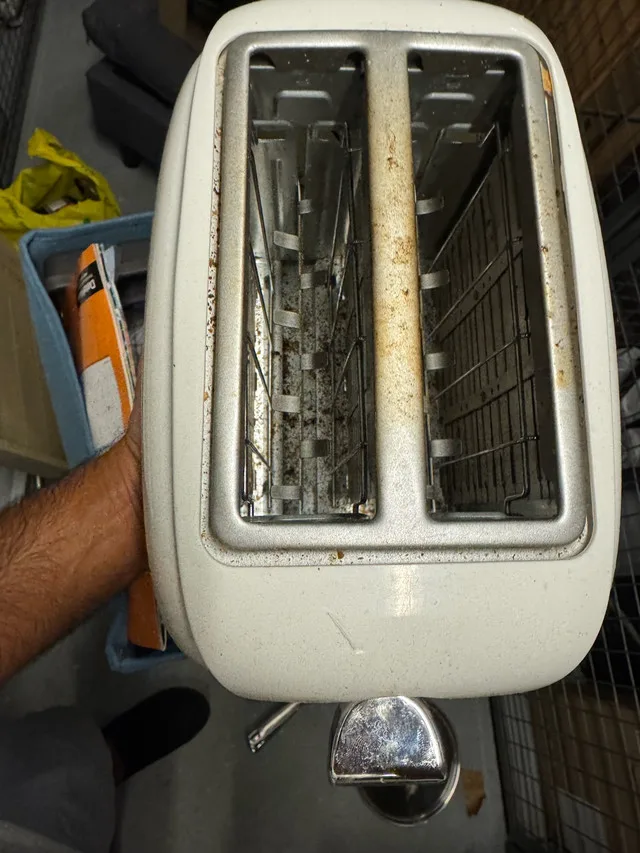 Sunbeam 2-Slice Toaster – Works Great – $10 (White Rock) image indicator(3)