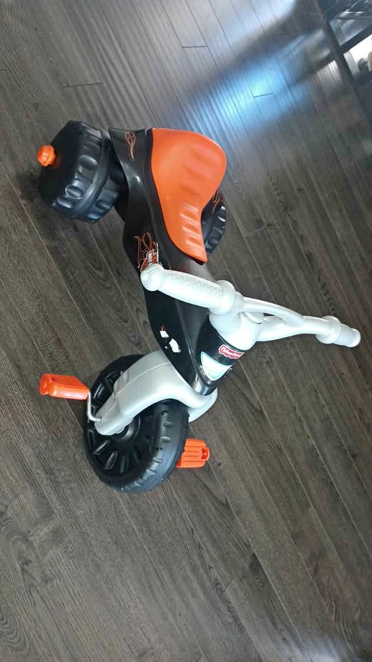 Triciclo resistente Fisher-Price  para niños de  2 a 5 años