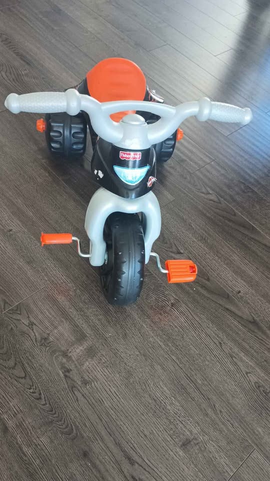Triciclo resistente Fisher-Price  para niños de  2 a 5 años - photo 2