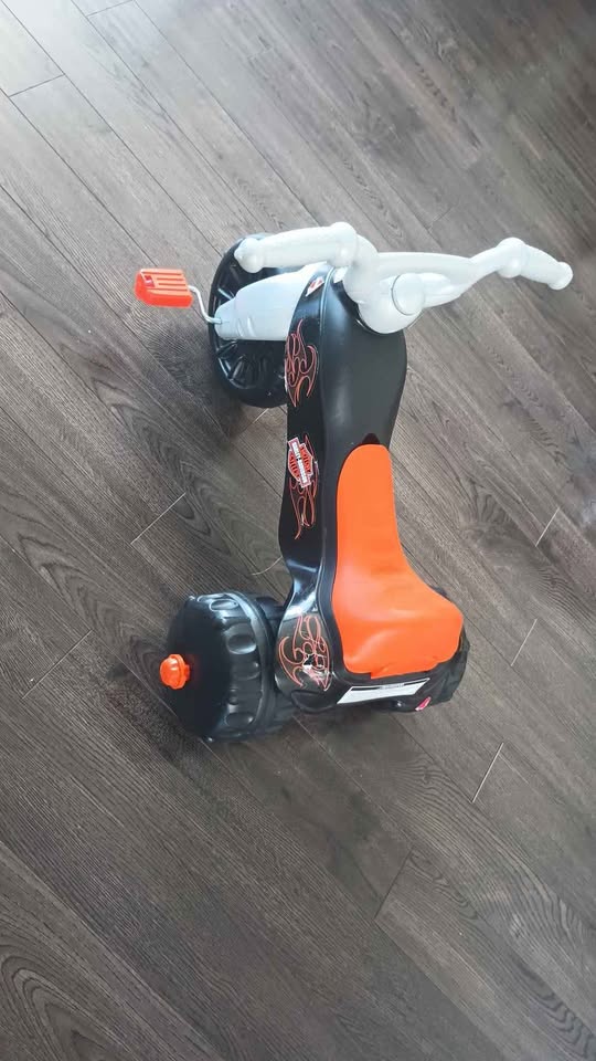 Triciclo resistente Fisher-Price  para niños de  2 a 5 años - photo 3
