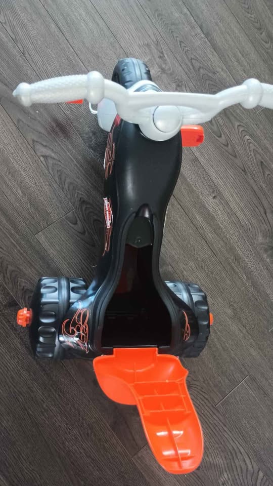 Triciclo resistente Fisher-Price  para niños de  2 a 5 años - photo 4