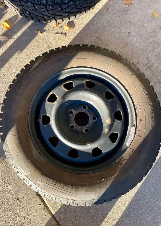 Pirelli 215/65R16 Winter Tires on Rims - Set of 4 - photo 3
