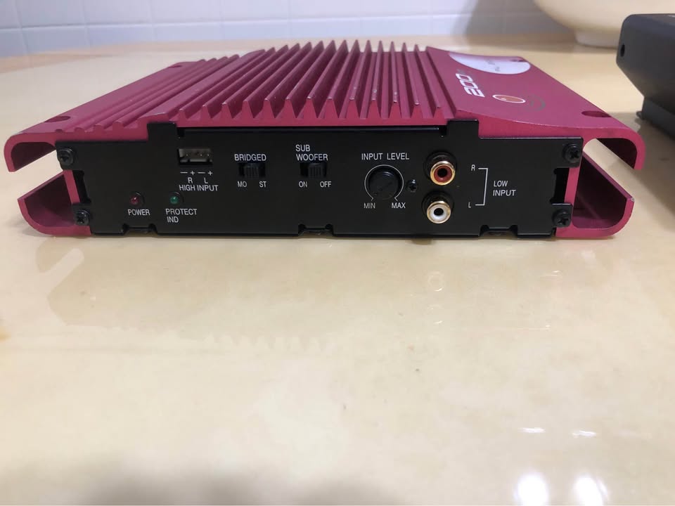BLAUPUNKT 5 Channel Car Amp & Phase Linear 2 Channel - photo 5