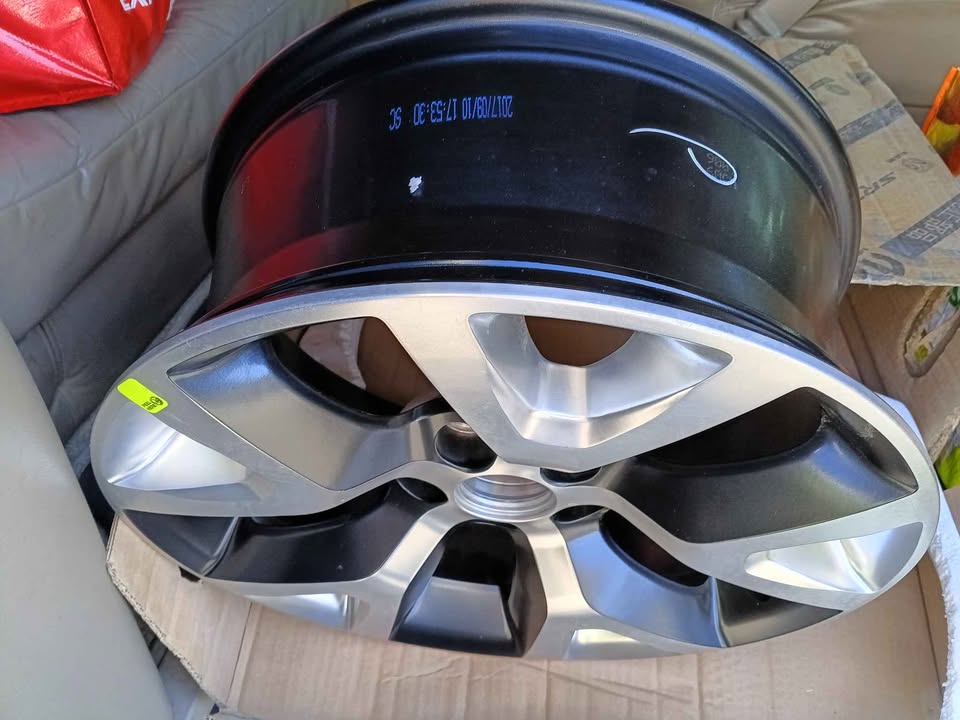 NEW OEM Mopar 17"x7.5" Wheel Rim Jeep Cherokee 14-18 - photo 3
