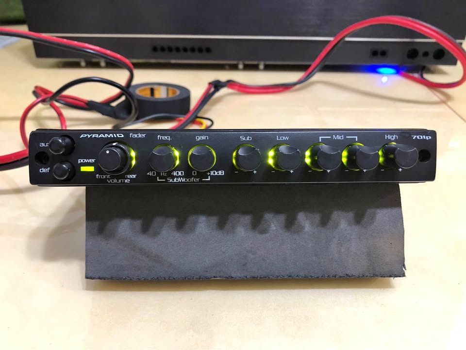 OLD SCHOOL Car Audio Equalizer