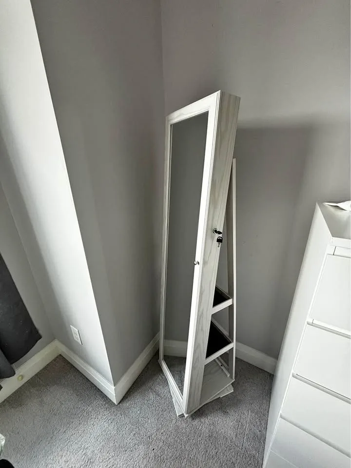 Swivel Mirror/Vanity/ Jewelry Organizer in 1 thumbnail