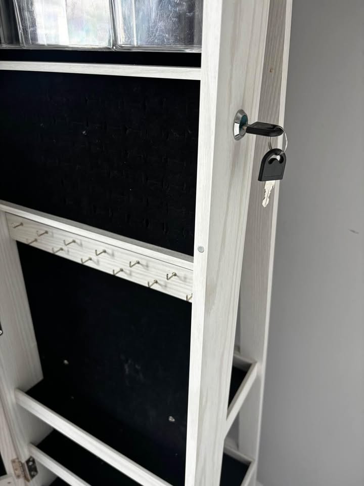 Swivel Mirror/Vanity/ Jewelry Organizer in 1 - photo 4