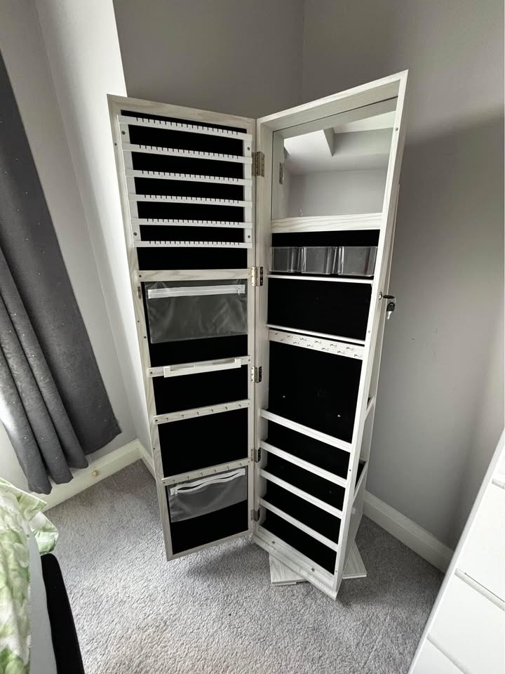Swivel Mirror/Vanity/ Jewelry Organizer in 1 - photo 5