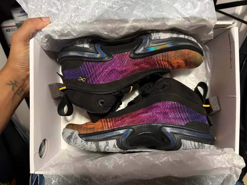 Nike / Jordan Sneaker Lot – OG Boxes, Great Condition image indicator(7)