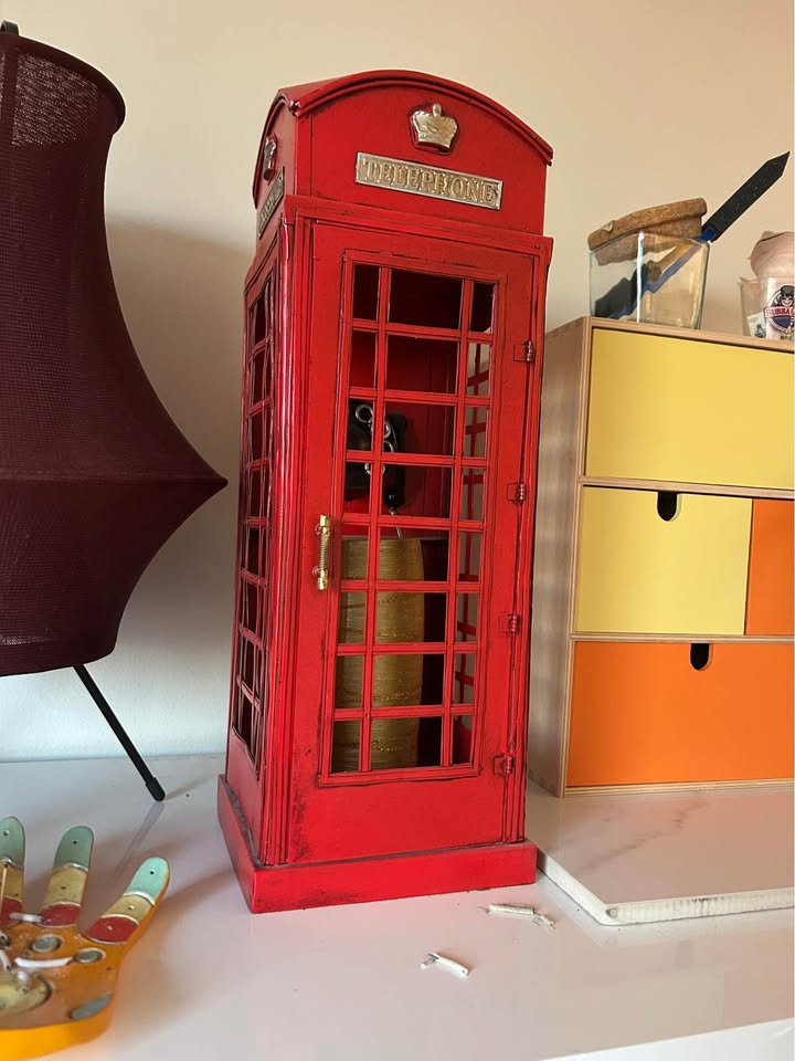 British Telephone Box Decor - photo 2