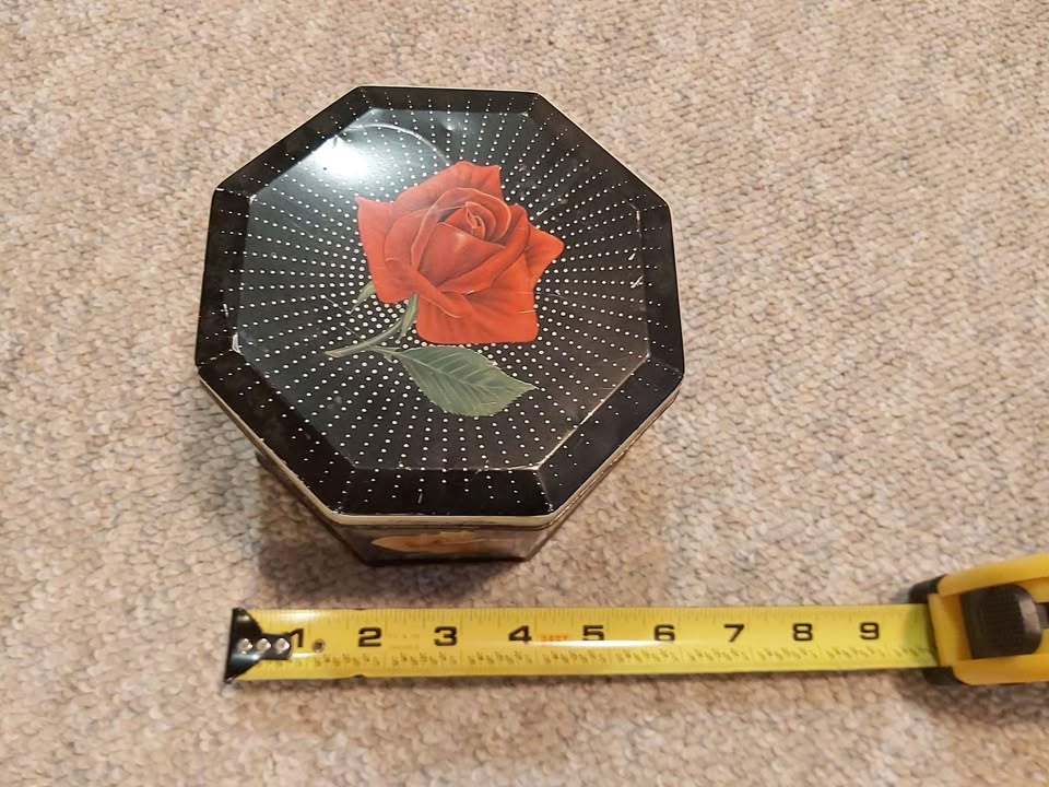 Vintage biscuit tin - photo 2