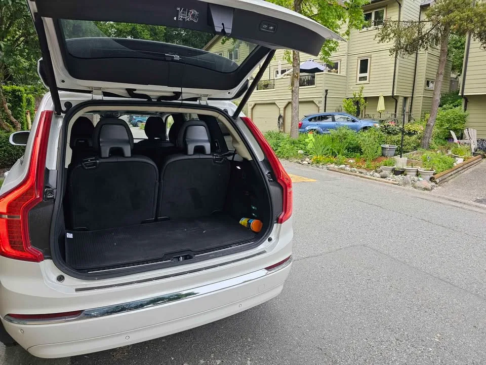 2024 Volvo xc90 recharge for rent image indicator(6)