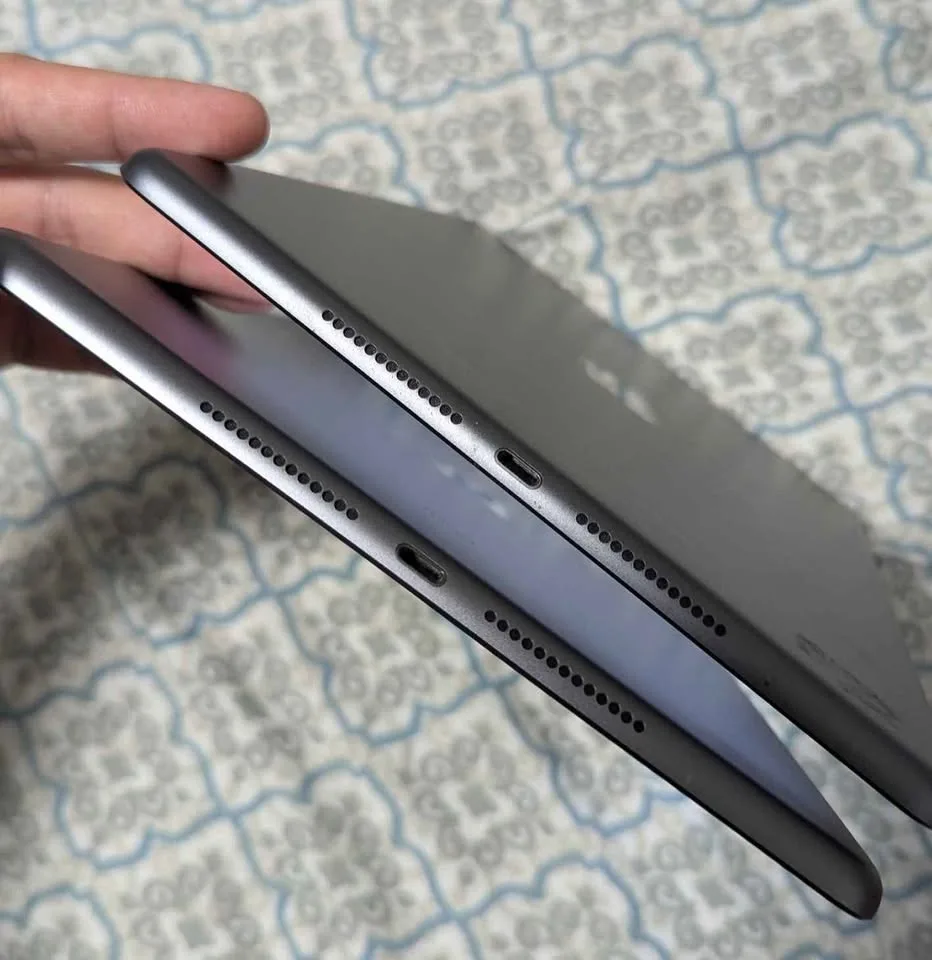 Apple iPad 8th Gen | 32 GB | 10.2" | Wifi image indicator(3)