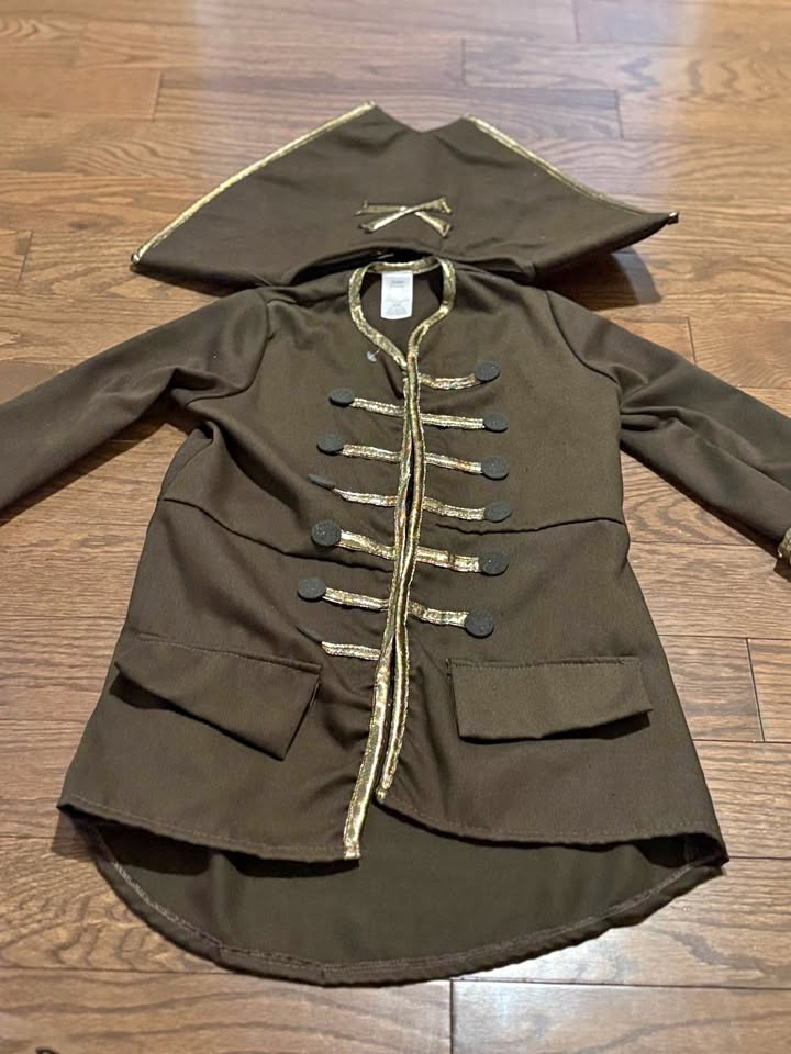 Creative Education Pirate Halloween costume kids size 5/6