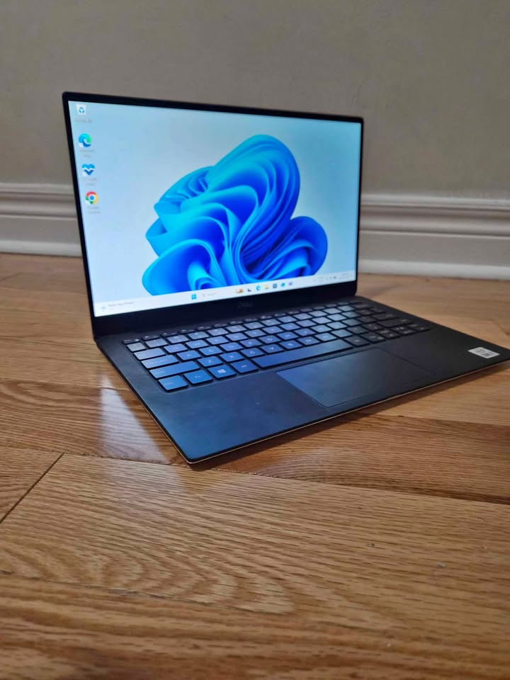 Dell XPS 13 (7390) – i7 | 16GB RAM | 256GB SSD | 100% Battery