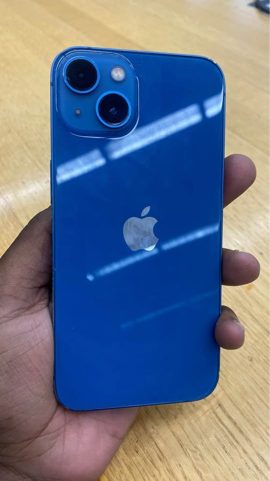 iPhone 13 128GB blue - photo 2