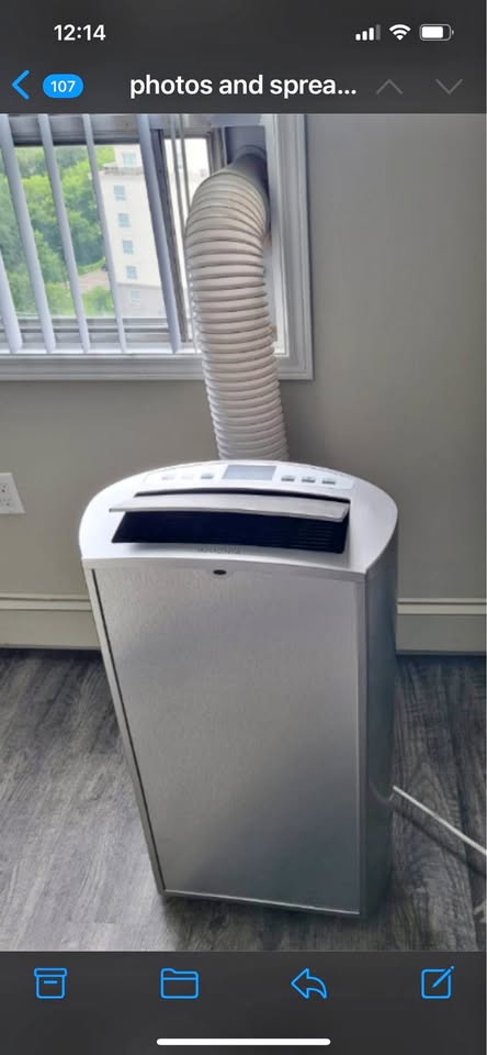 Insignia Portable Air Conditioner - 14000 BTU - Make offer