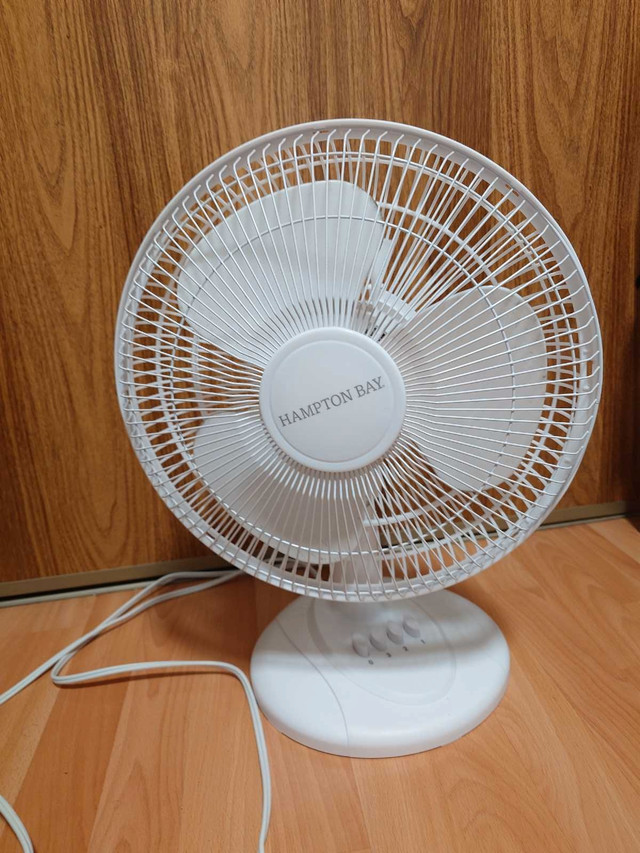 Hampton Bay Fan 12 inch quiet, clean perfect condition