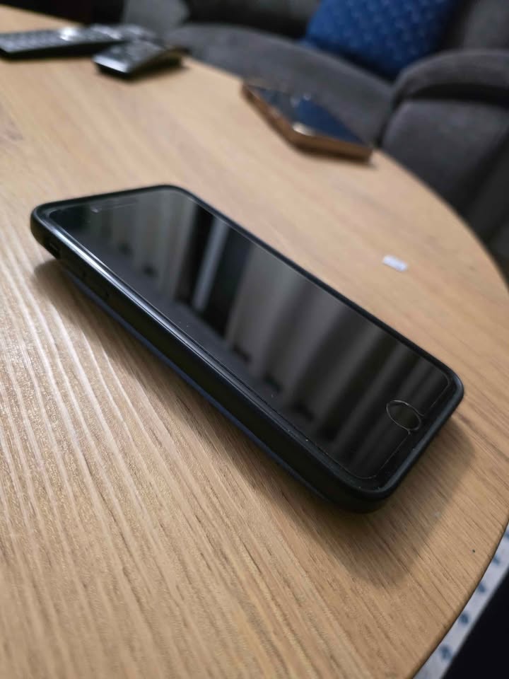 iPhone 7 Plus – 128 GB – Excellent Condition - photo 4