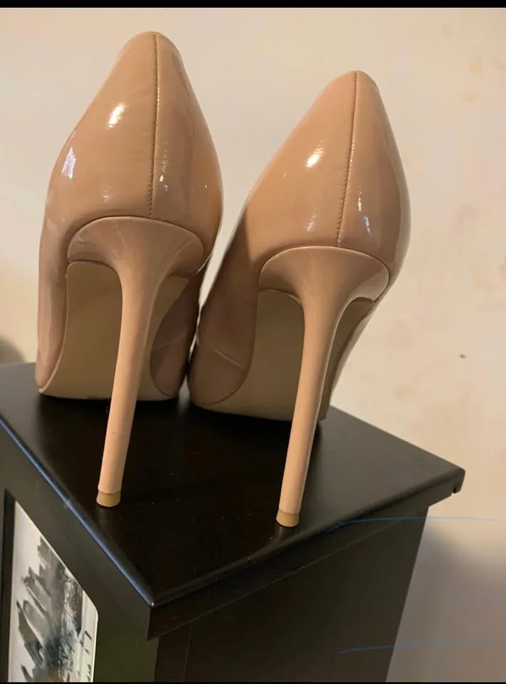 Le Chateau Size 9 Beige Brand New Shoes image indicator(2)