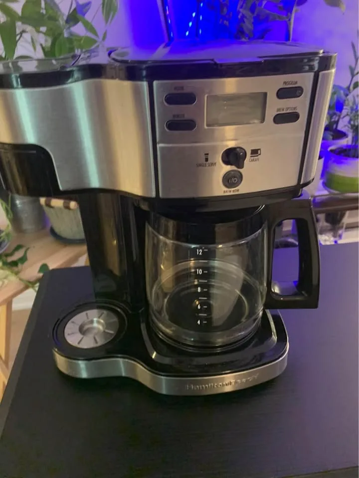 Hamilton Beach 12 Cup Coffee Maker thumbnail