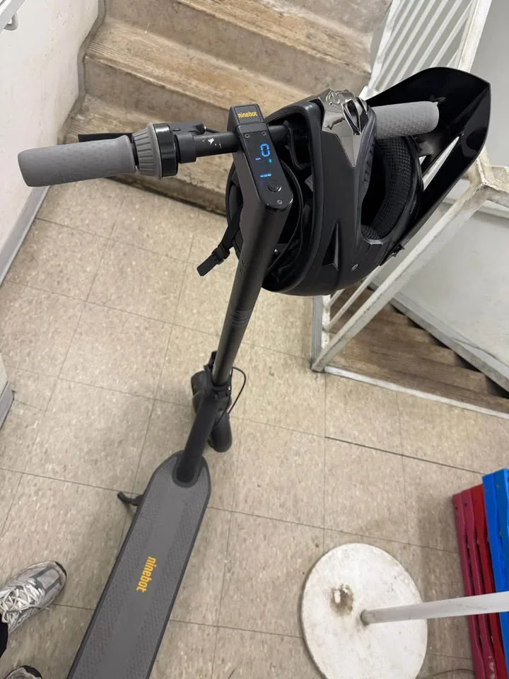 Segway max g30p + helmet image indicator(2)