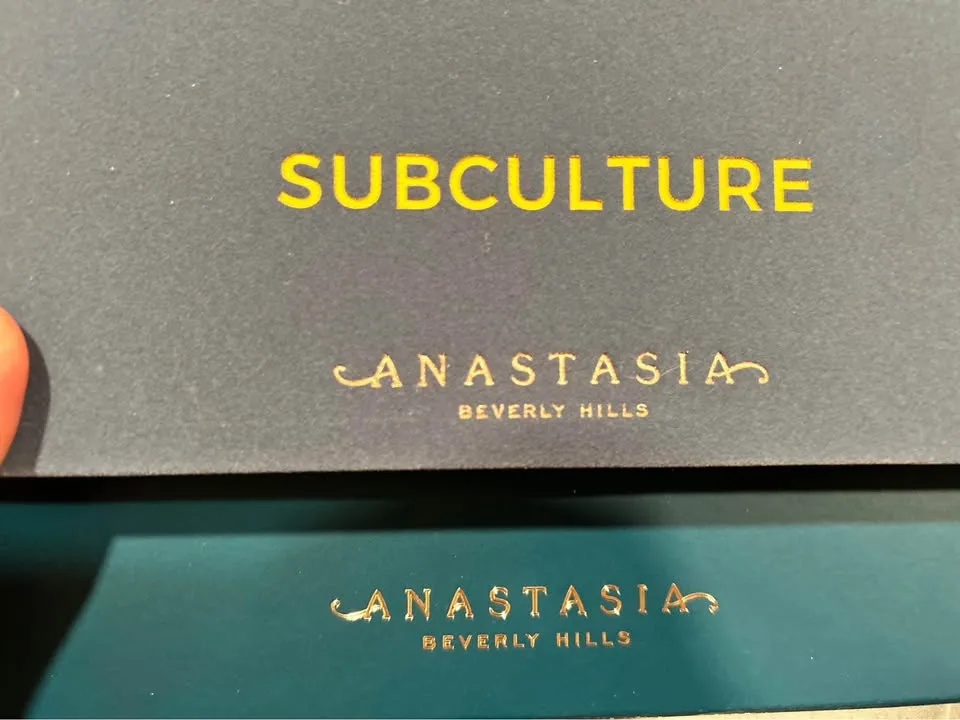 ABH Eyeshadow Palettes - BNIB Limited Editions image indicator(2)