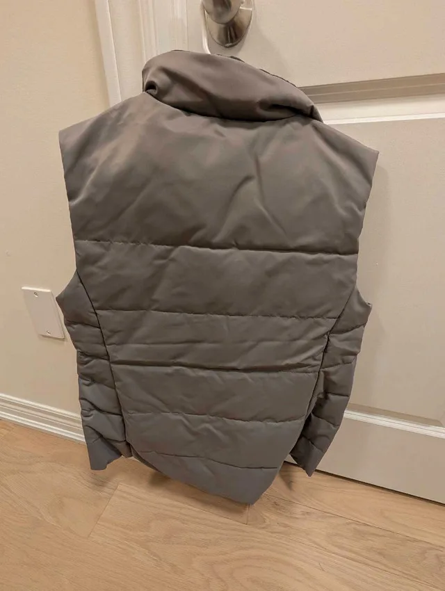 Canada Goose Freestyle Vest (Grey) size Large image indicator(4)