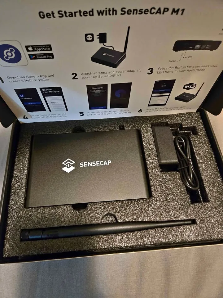 Helium SenseCAP M1 Indoor Hotspot Miner - LoRaWAN (US915) thumbnail