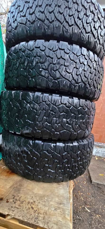 4 BF Goodrich All-Terrain Winter Tires – 275/60R20