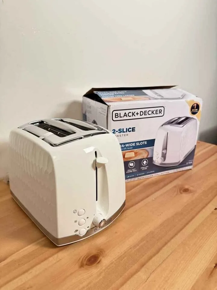2-Slice Honeycomb Toaster – BLACK+DECKER thumbnail