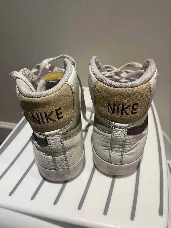 Nike Wmns Blazer Mid '77 'Python Heel woman size 7 image indicator(3)