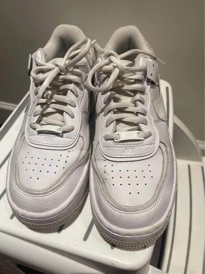 Nike Air Force 1 W 8.5 image indicator(2)