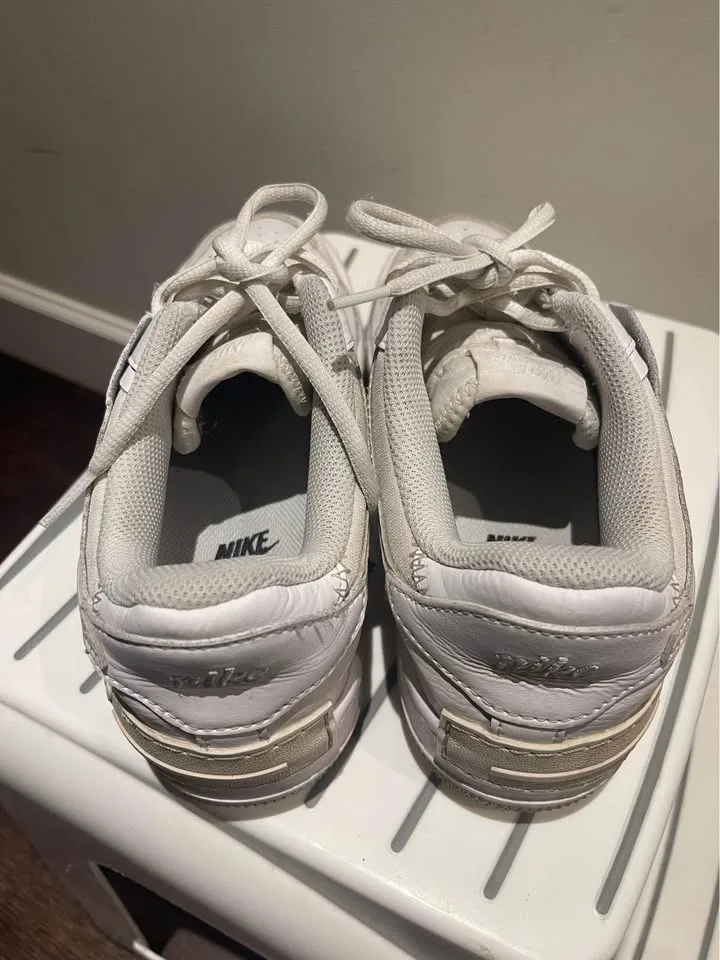 Nike Air Force 1 W 8.5 image indicator(3)