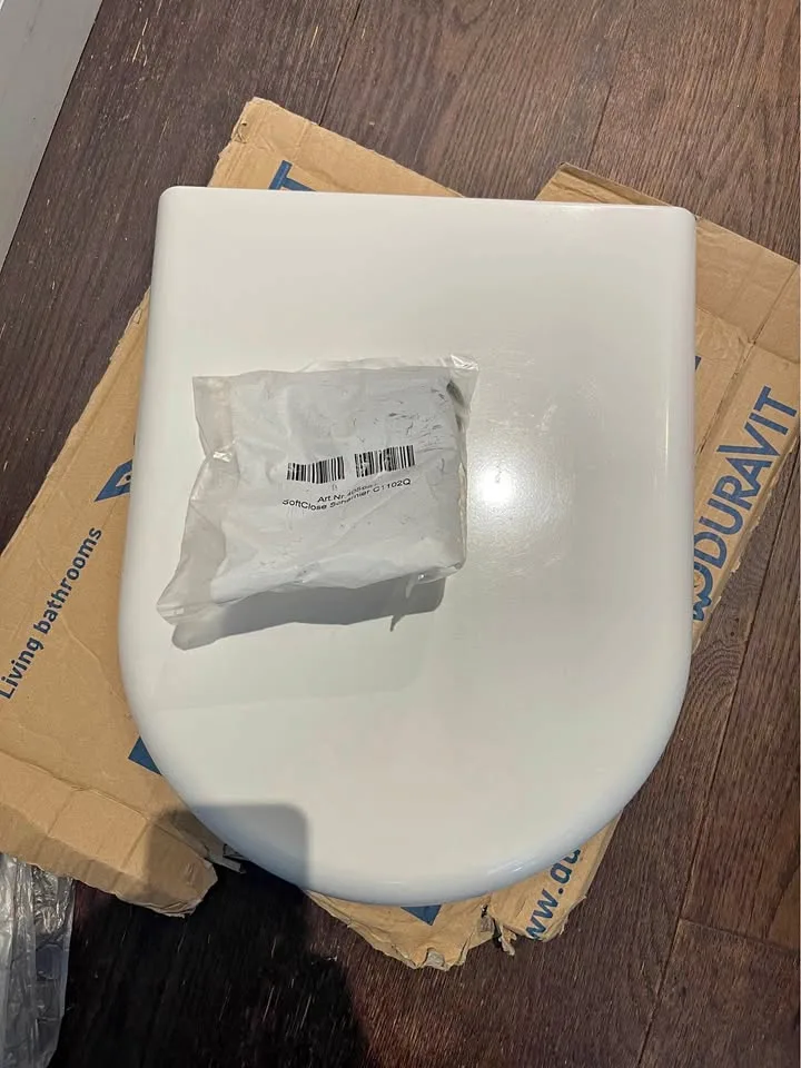 Duravit D-CODE TOILET SEAT AND COVER thumbnail