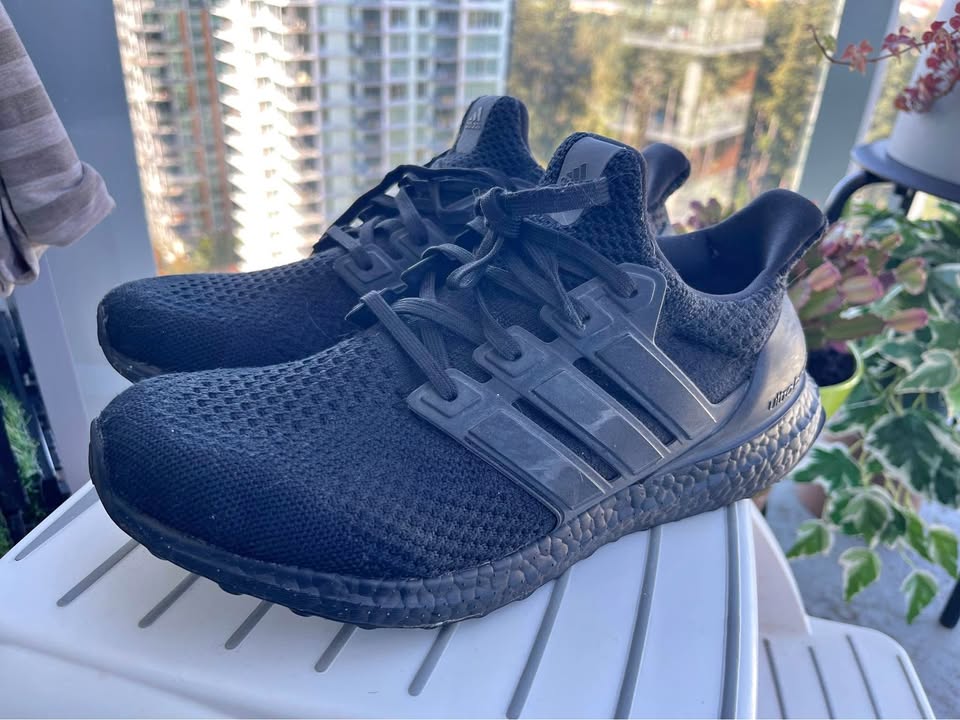 Ultra Boost Triple Black M Size 10
