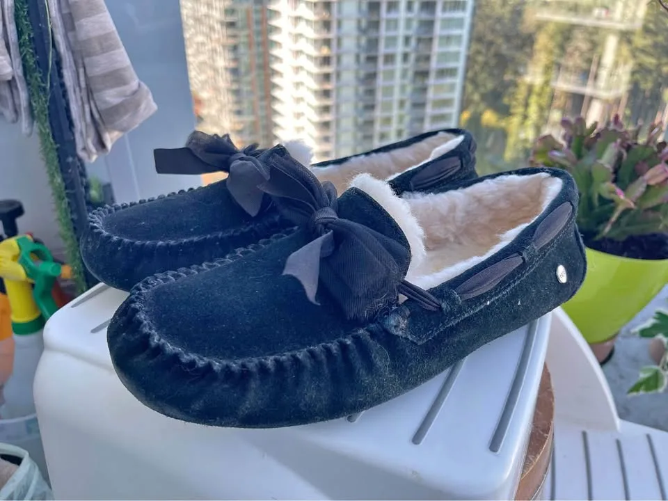 UGG slipper W size 8 thumbnail