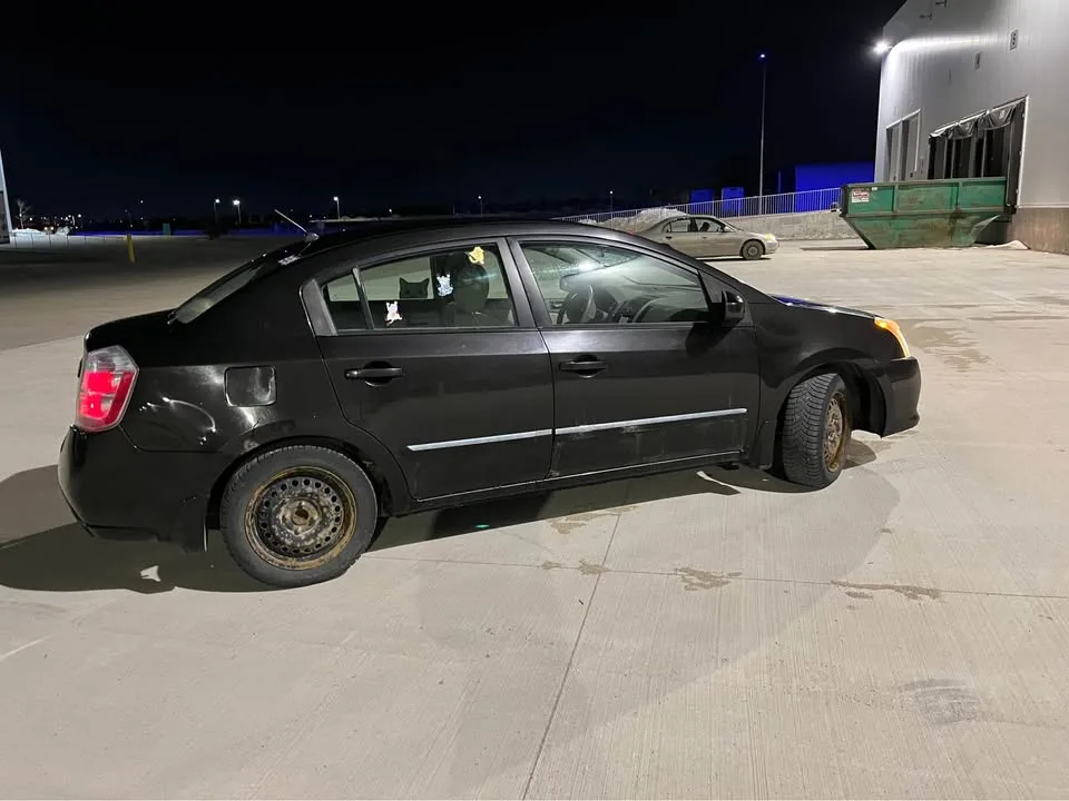 2010 Nissan Sentra Needs Transmission Repair image indicator(8)