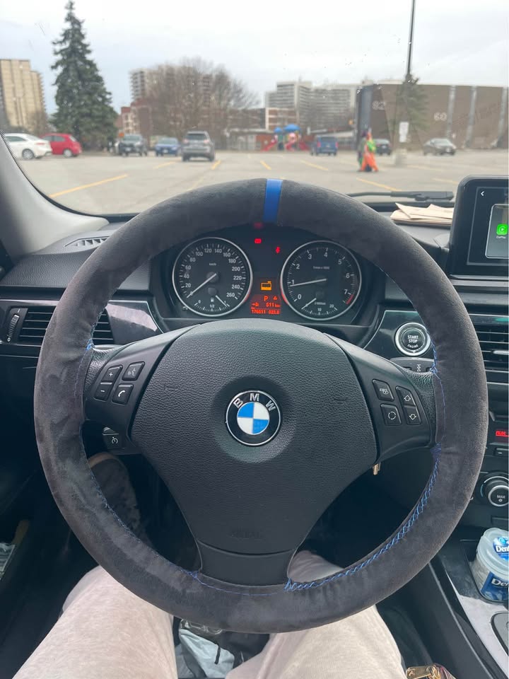 Alcantara steering wheel wrap hand stitching - photo 5