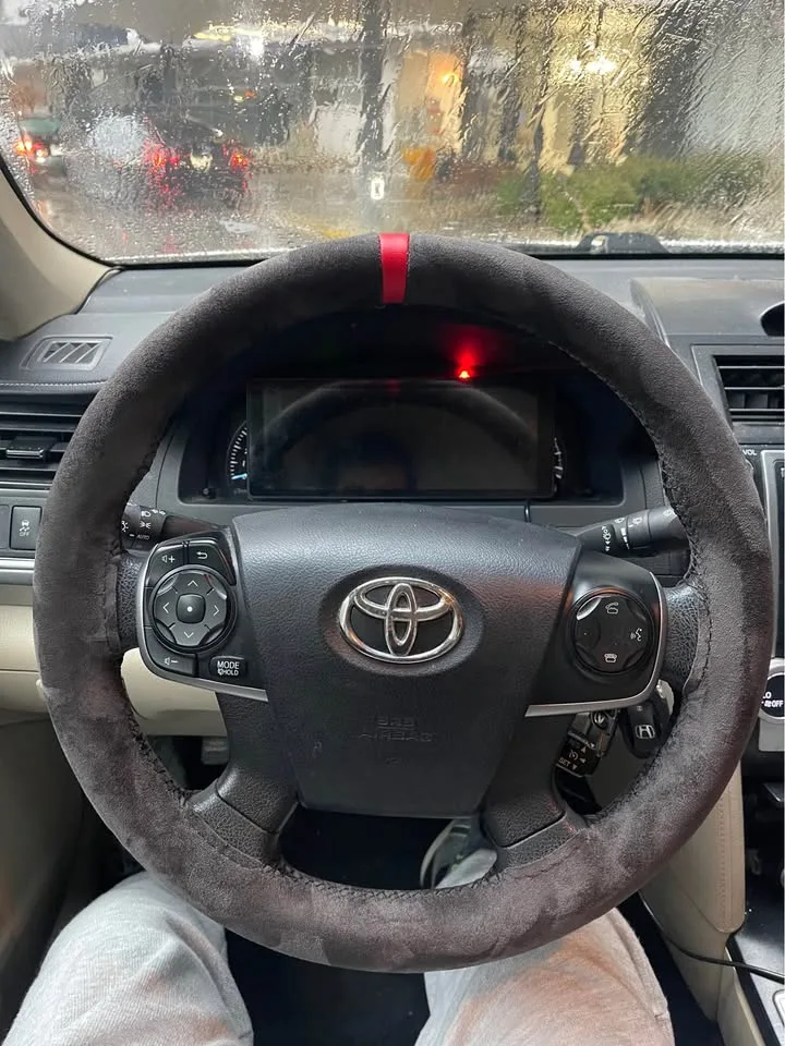 Alcantara steering wheel wrap hand stitching image indicator(2)