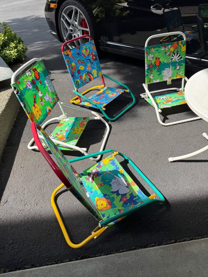 Children's Patio Table, Chairs, and Tent set - photo 2