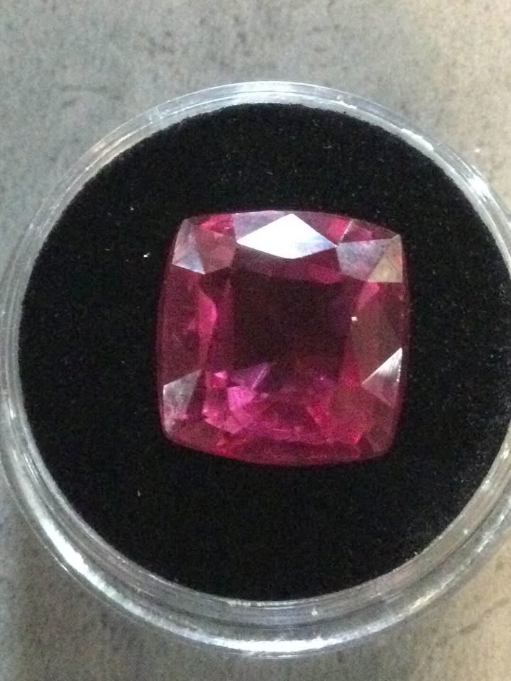 Pink Spinel 11 Carat (Approx) 12 x 11 x 7 mm - photo 2