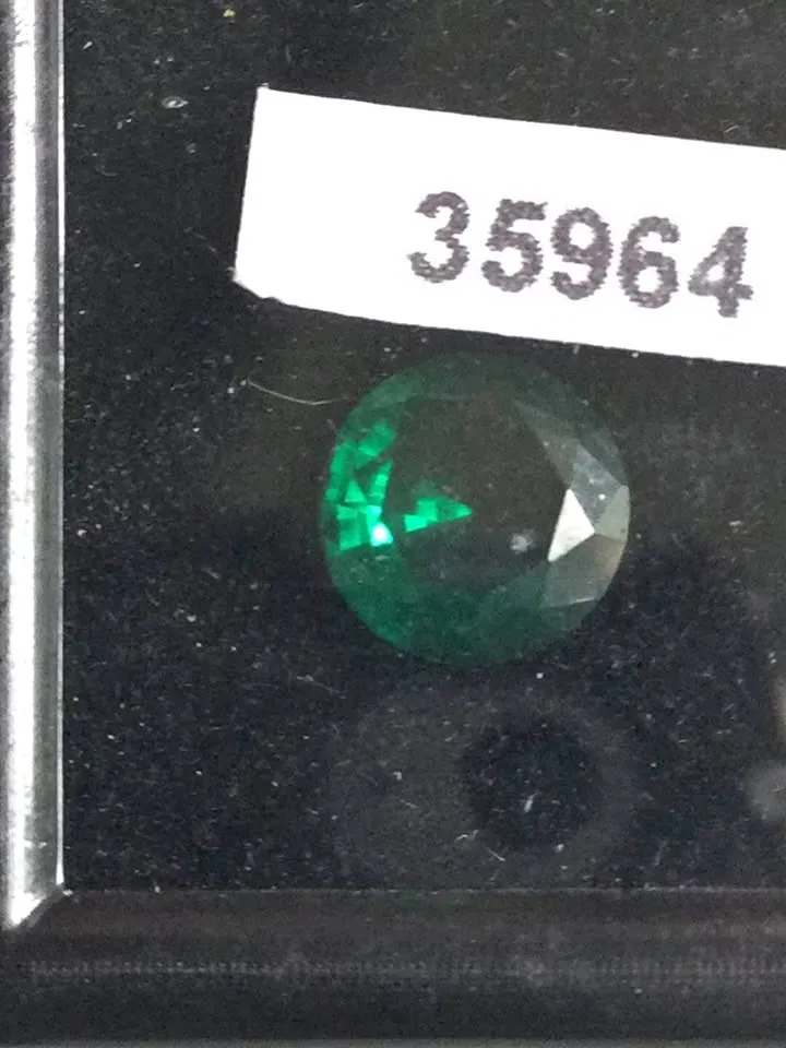 Emerald, 6.85mm, 1.10 Carat, Round Cut, Naturally Mined thumbnail