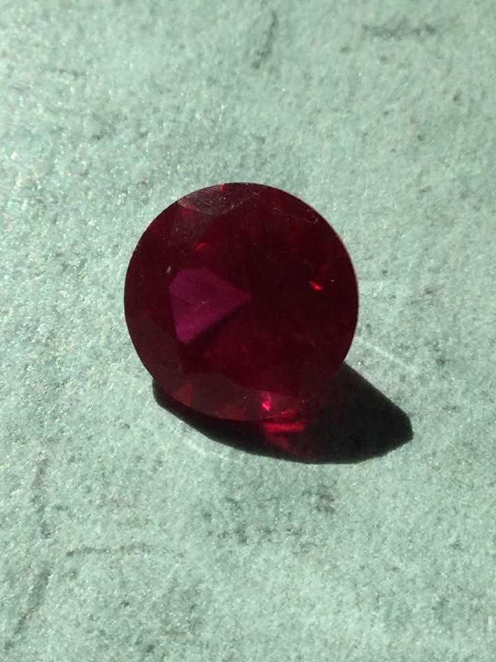 Ruby, Round Cut, 3.060 Carats, Naturally Mined, Certified - photo 2