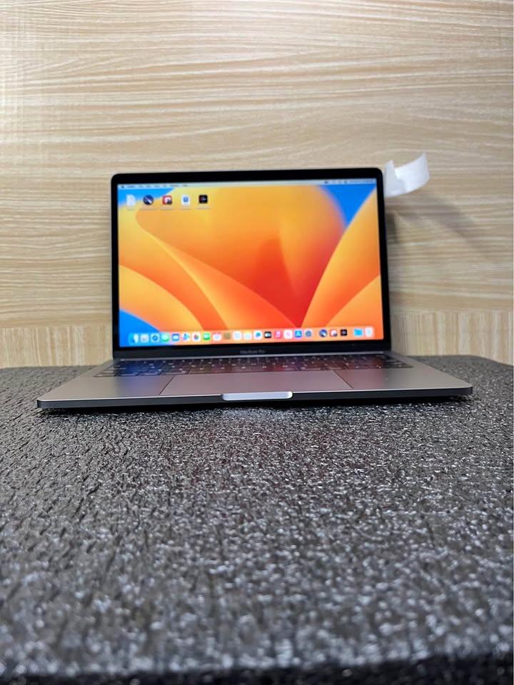 2018 MacBook Pro 13” - Apple Charger