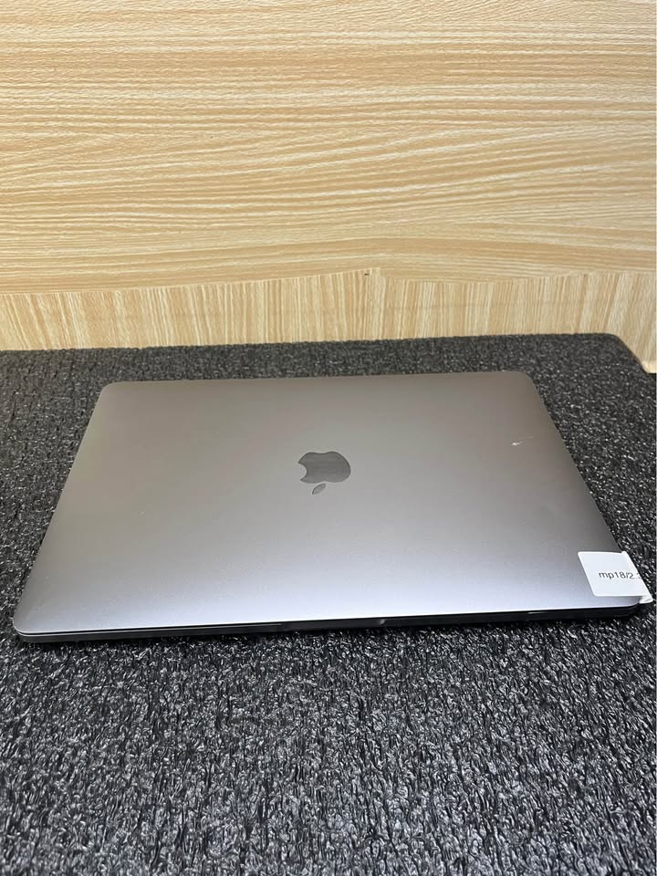 2018 MacBook Pro 13” - Apple Charger - photo 5