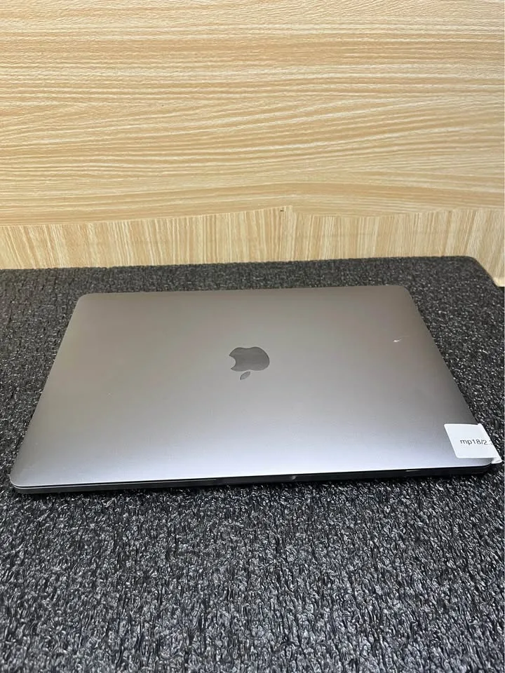 2018 MacBook Pro 13” - Apple Charger image indicator(5)