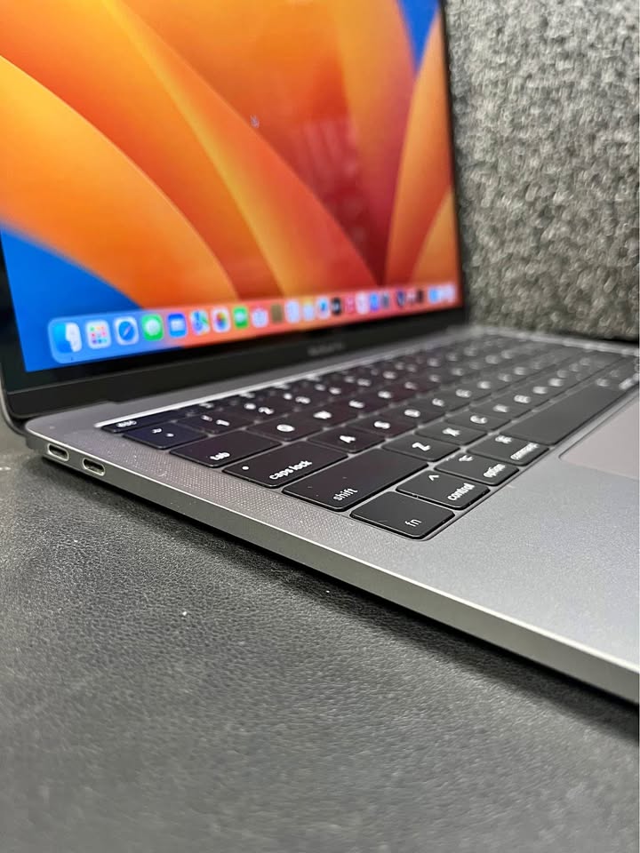 MacBook Pro Laptop 13”